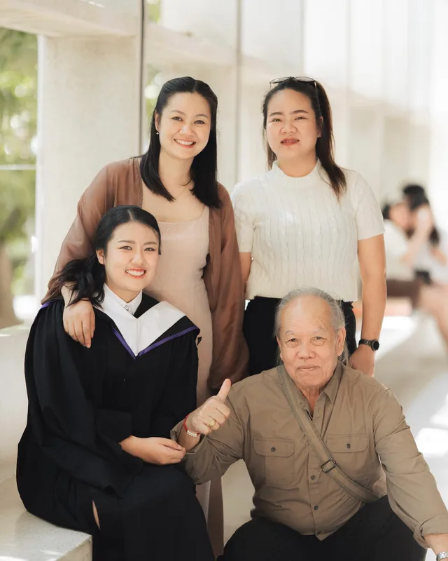 GT1 — Graduation photography by Nuchy
